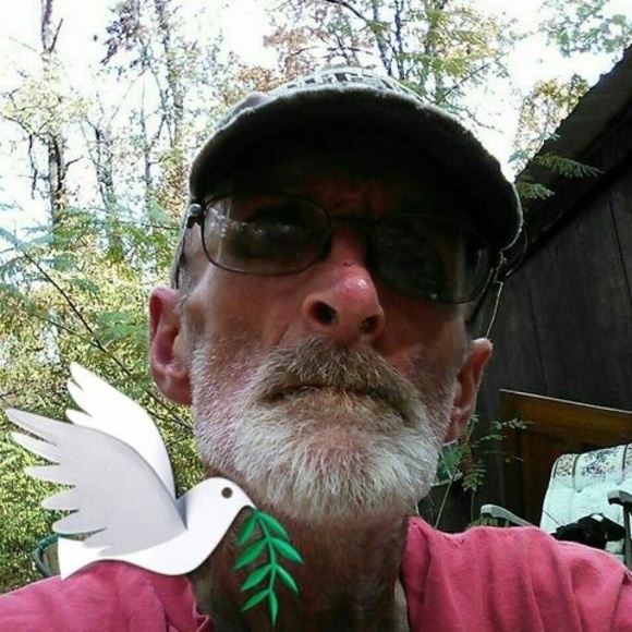 Profile Picture of Robert Ponder (@robertponder) on Poshmark