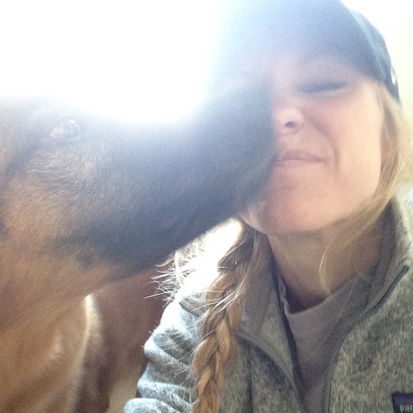 Profile Picture of Kurstyn Casey (@kurstyncasey) on Poshmark