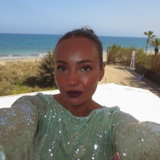 Profile Picture of Kylie Thomas (@kylie.thomas) on Instagram