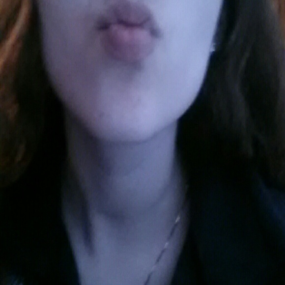 Profile Picture of Lindsey Vicary (@lindseyheather) on Poshmark