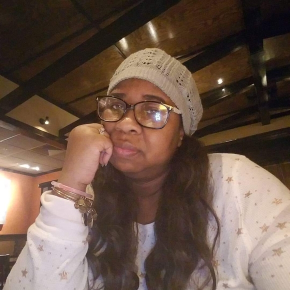 Profile Picture of Danielle Mccollum (@snazziedanie) on Poshmark