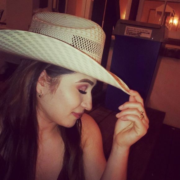 Profile Picture of Araceli Arvizu rdiz (@araceli_arvu2) on Poshmark