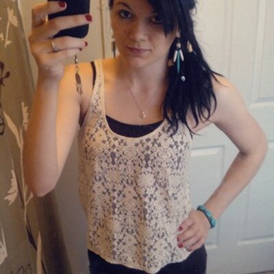 Profile Picture of Elizabeth Warrick (@elizabethwarri1) on Twitter