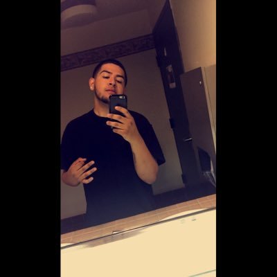 Profile Picture of John (@GuillenJohn) on Twitter