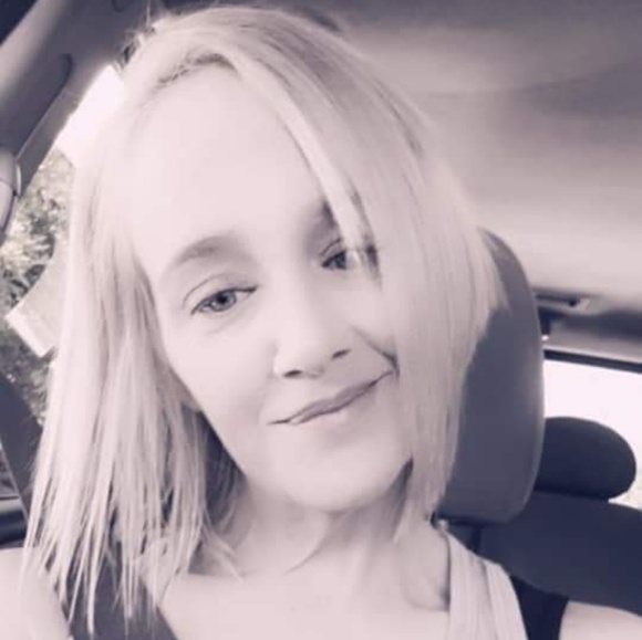 Profile Picture of Candy Lynn (@lynncandy908) on Poshmark