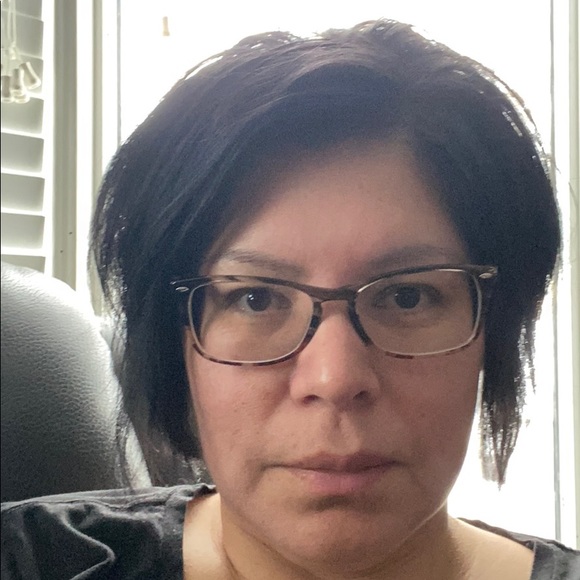 Profile Picture of Danielle Desjarlais (@danie1207) on Poshmark