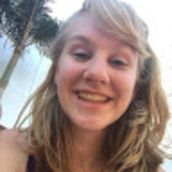 Profile Picture of Kimberly Scheer (@k_scheer) on Poshmark