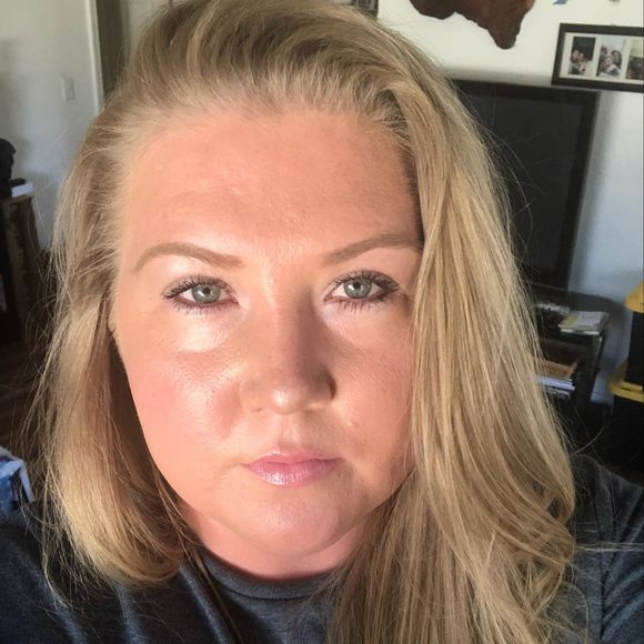 Profile Picture of Sara Chabino (@sarachabino82) on Poshmark