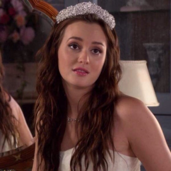 Profile Picture of Olivia Lowery (@0liviacat) on Poshmark