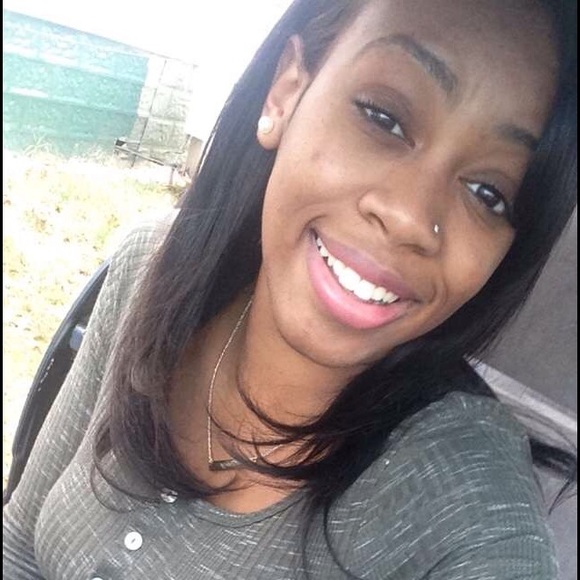 Profile Picture of Keauna Banks (@keaunab) on Poshmark