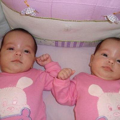 Profile Picture of Catherine&Melissa (@Cacaandmel) on Twitter