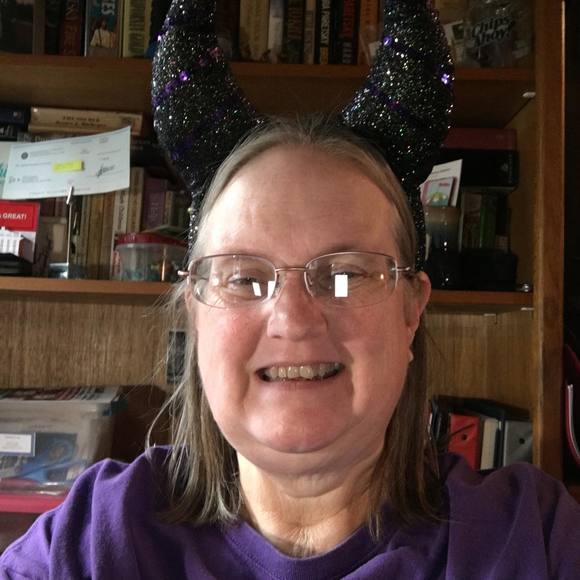 Profile Picture of Vicki Vaughn (@vickivaughn890) on Poshmark