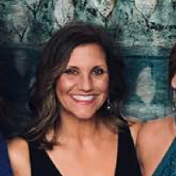 Profile Picture of Carrie Debano (@cedebano) on Poshmark