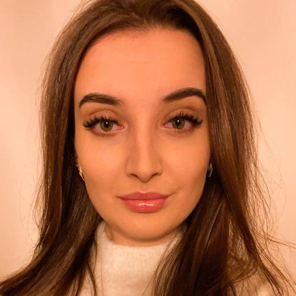 Profile Picture of Alina Sereda (@alinasereda) on Poshmark