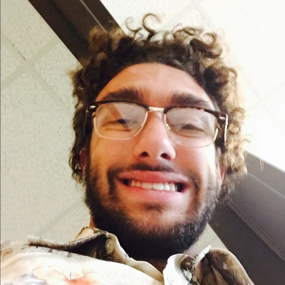 Profile Picture of Tyler Cote (@tylercote6) on Poshmark