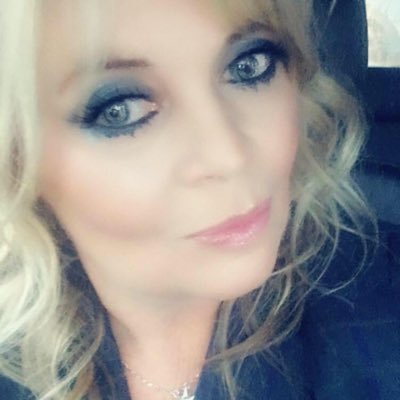 Profile Picture of Lesley Hogben (@lesleyhogben) on Twitter