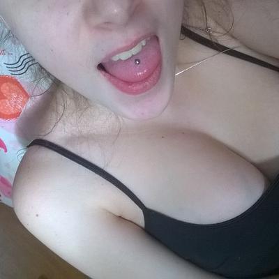 Profile Picture of Lydia Winters (@@CeceliaLydia) on Twitter