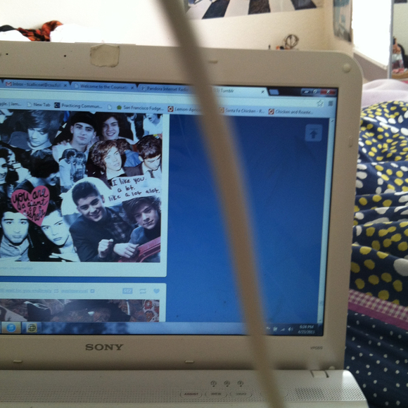 Profile Picture of Tri Cal (@bopp) on Poshmark