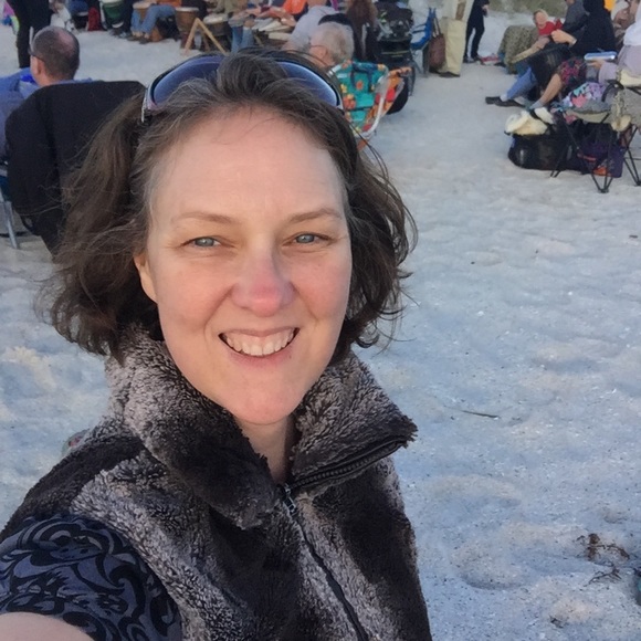 Laurin Koskinen - Poshmark Profile Picture of Laurin Koskinen (@koskinla) on Poshmark