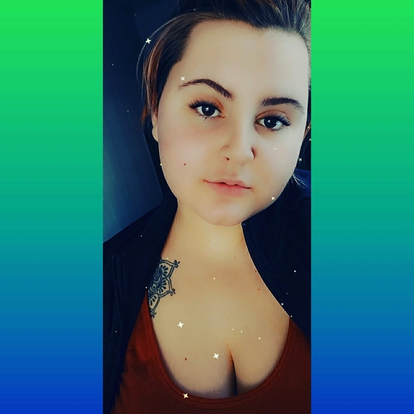 Profile Picture of Crystal Boudreau (@crystalboudr646) on Poshmark