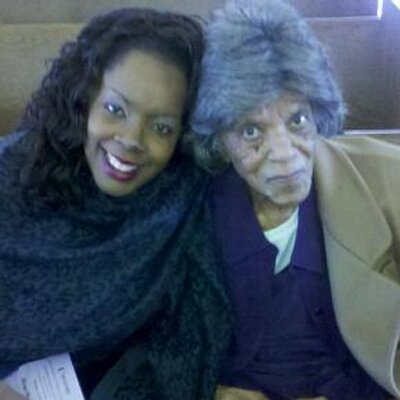 Profile Picture of Angela Penny Scott (@appointscribe) on Twitter