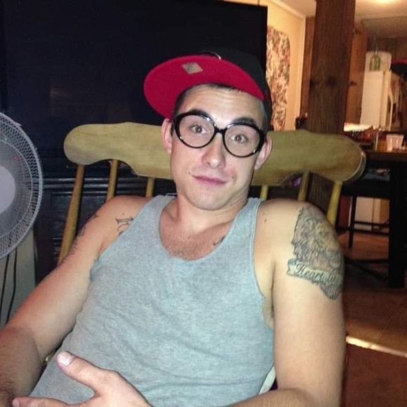 Profile Picture of Gary Newell (@garynewell3) on Poshmark