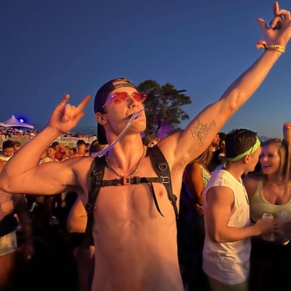 Profile Picture of Jacob Onions (@jacobonions) on Poshmark