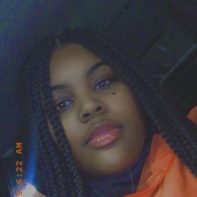 Profile Picture of Cognac Queen  🥃 👑 (@QueenJay_98) on Twitter