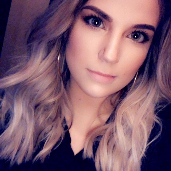 Profile Picture of Heidi Willenbrink (@heidsdiane) on Poshmark