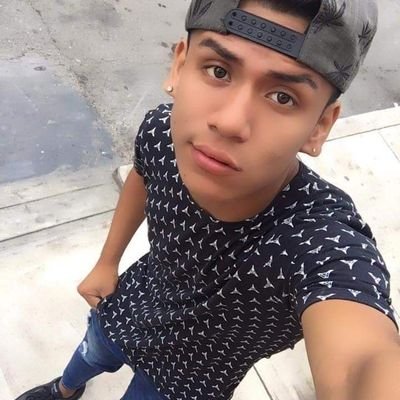 Profile Picture of Nick Arriaga (@zp_martin) on Twitter