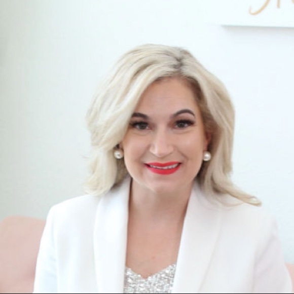 Profile Picture of Elana Heinrich (@elana2014) on Poshmark