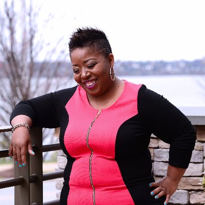 Profile Picture of Nikki Williams (@inezicreative) on Twitter