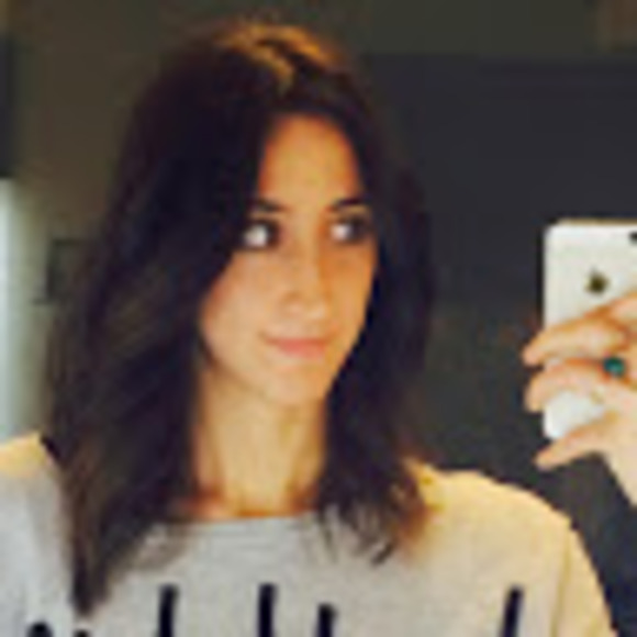Profile Picture of Frieda Laniado (@friedalan) on Poshmark