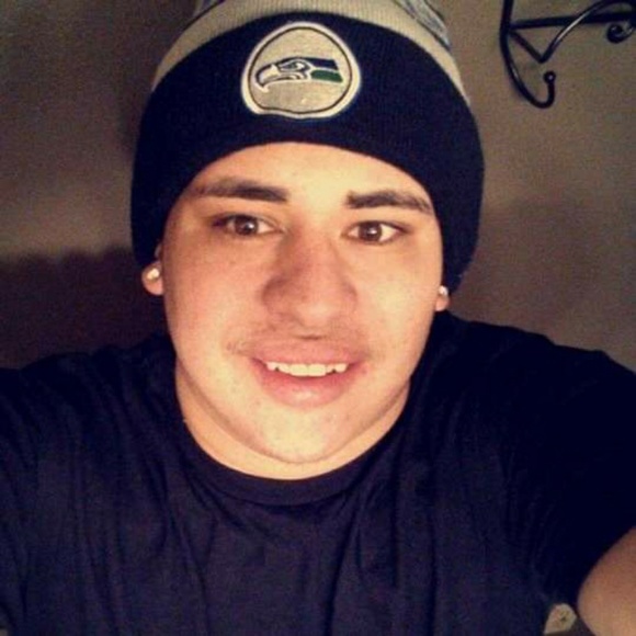 Profile Picture of Daniel Rojo (@rojodan1727) on Poshmark