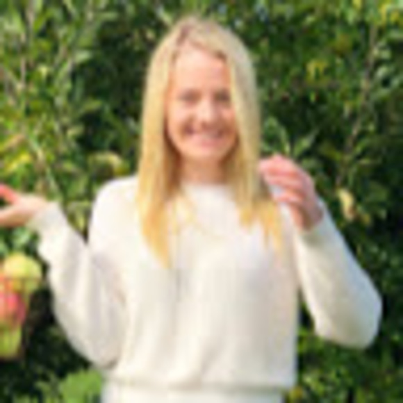 Profile Picture of Morgan Mattimore (@mmmattimore) on Poshmark