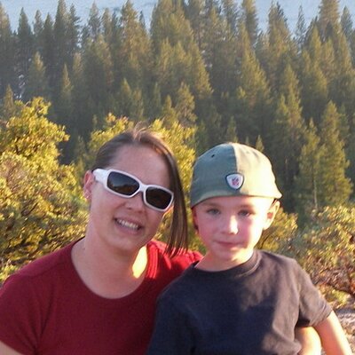Profile Picture of Danielle Schaffer (@zacksmomi) on Twitter