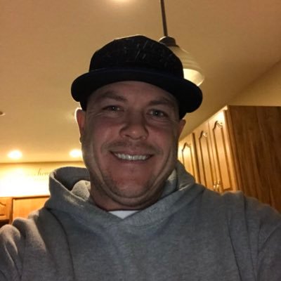 Profile Picture of Burpee (@ChrisBurpee) on Twitter