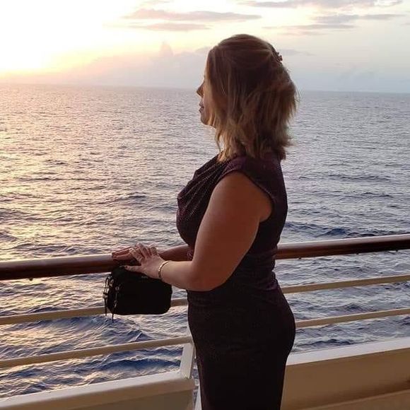 Profile Picture of Michelle Thyne (@thyne93) on Poshmark