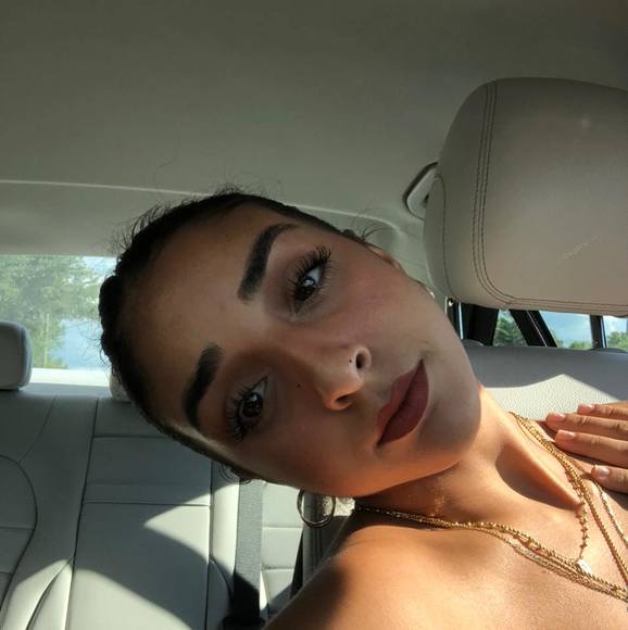 Profile Picture of Somaly Ruiz (@somalyruiz) on Poshmark