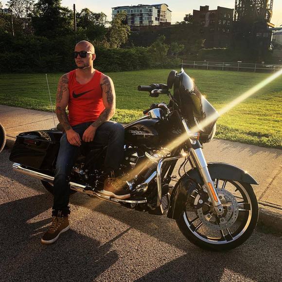 Profile Picture of David Kowalski (@davidkowalski) on Poshmark