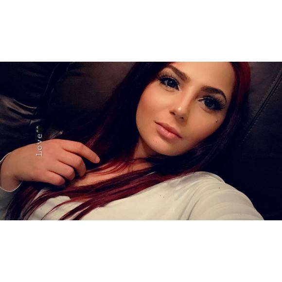 Profile Picture of Haley Knight (@xobbyyrmyallxo) on Poshmark
