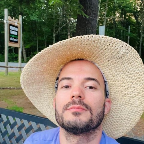 Profile Picture of Daniel Carr (@danielcarr308) on Poshmark