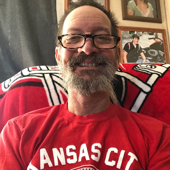 Profile Picture of Kenneth Karleskint (@kennethkarleski) on Poshmark