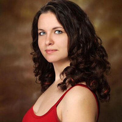 Profile Picture of Danielle Pilon (@danielle9064) on Twitter