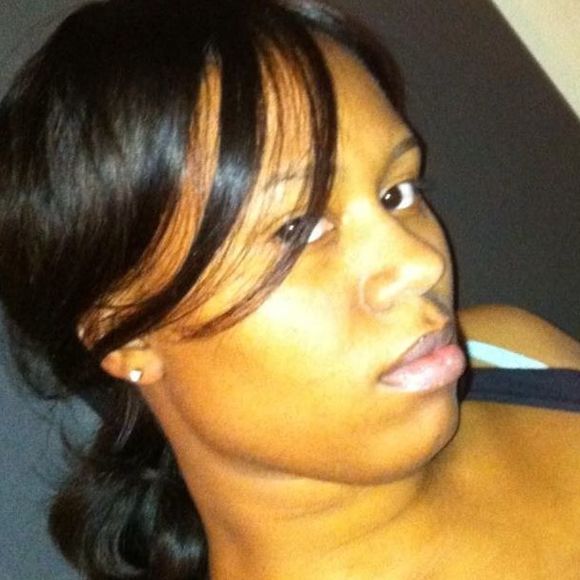 Profile Picture of Farrah Augurson (@farrahaugurs) on Poshmark