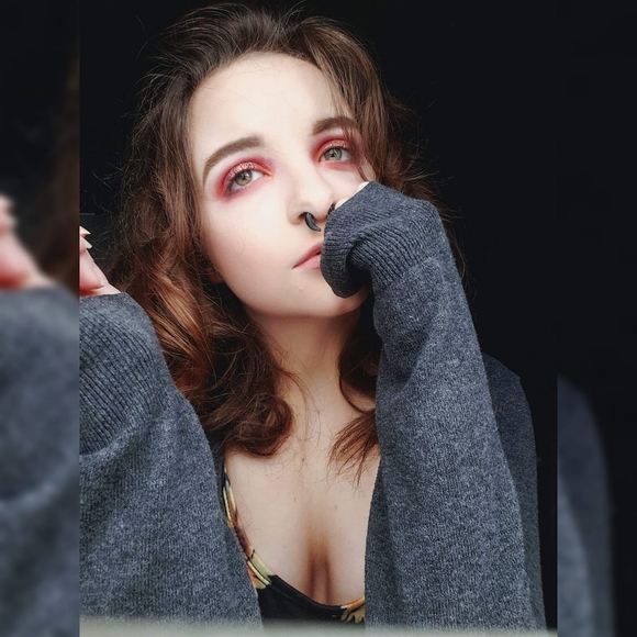 Profile Picture of Ashlie Thomas (@naolamahc) on Poshmark