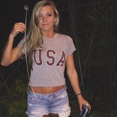 Profile Picture of Lauren (@LauurJames) on Twitter