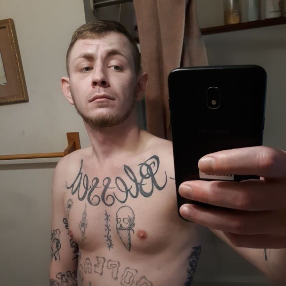 Profile Picture of Brentley Boling (@brentleyboling) on Poshmark