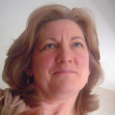 Profile Photo of Julie Bradley (@thPatientPotter) on Twitter