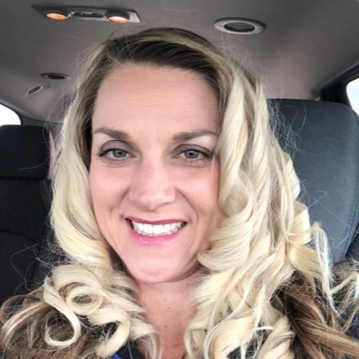 Profile Picture of Allison Sinclair (@Brandgelina) on Twitter